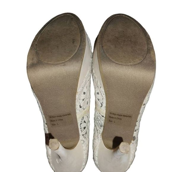 RUE 21 etc Cream Crochet Lace Mary Jane Style Platform Buckle Heels Size Large - Picture 4 of 11